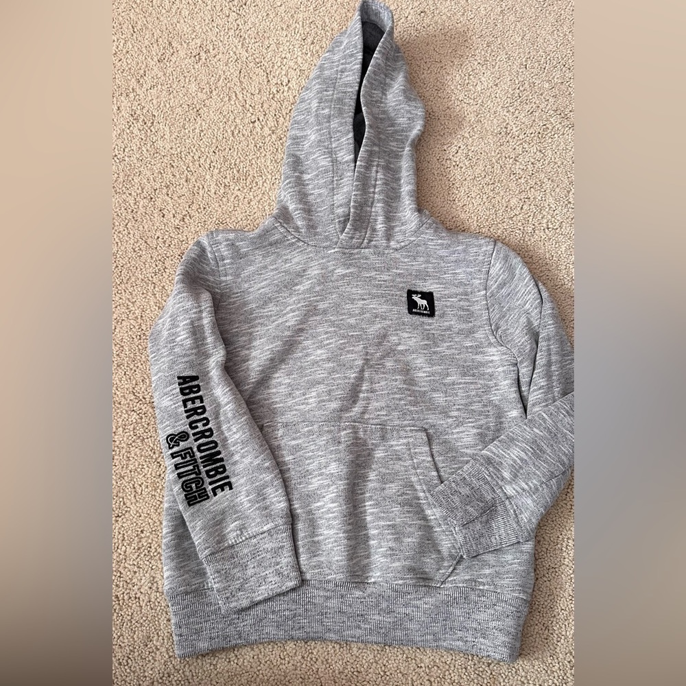 Boys Abercrombie Kids sweatshirt Boys size 5/6